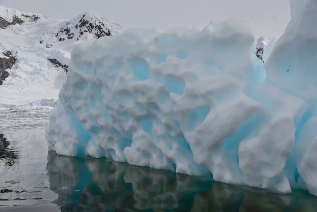 Record di scioglimento dei ghiacciai a Svalbard a causa dell’aumento delle temperature