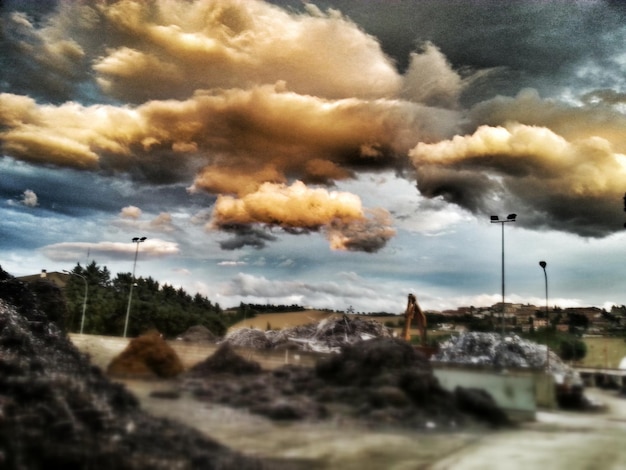 vista del paesaggio contro un cielo nuvoloso 1048944 15129808 4 - Meteo: confermato rischio alluvione per le regioni ioniche, dettagli e previsioni