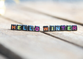 Hello winter background, invitation, greeting card. - Meteo: cicloni consecutivi previsti nei prossimi quindici giorni