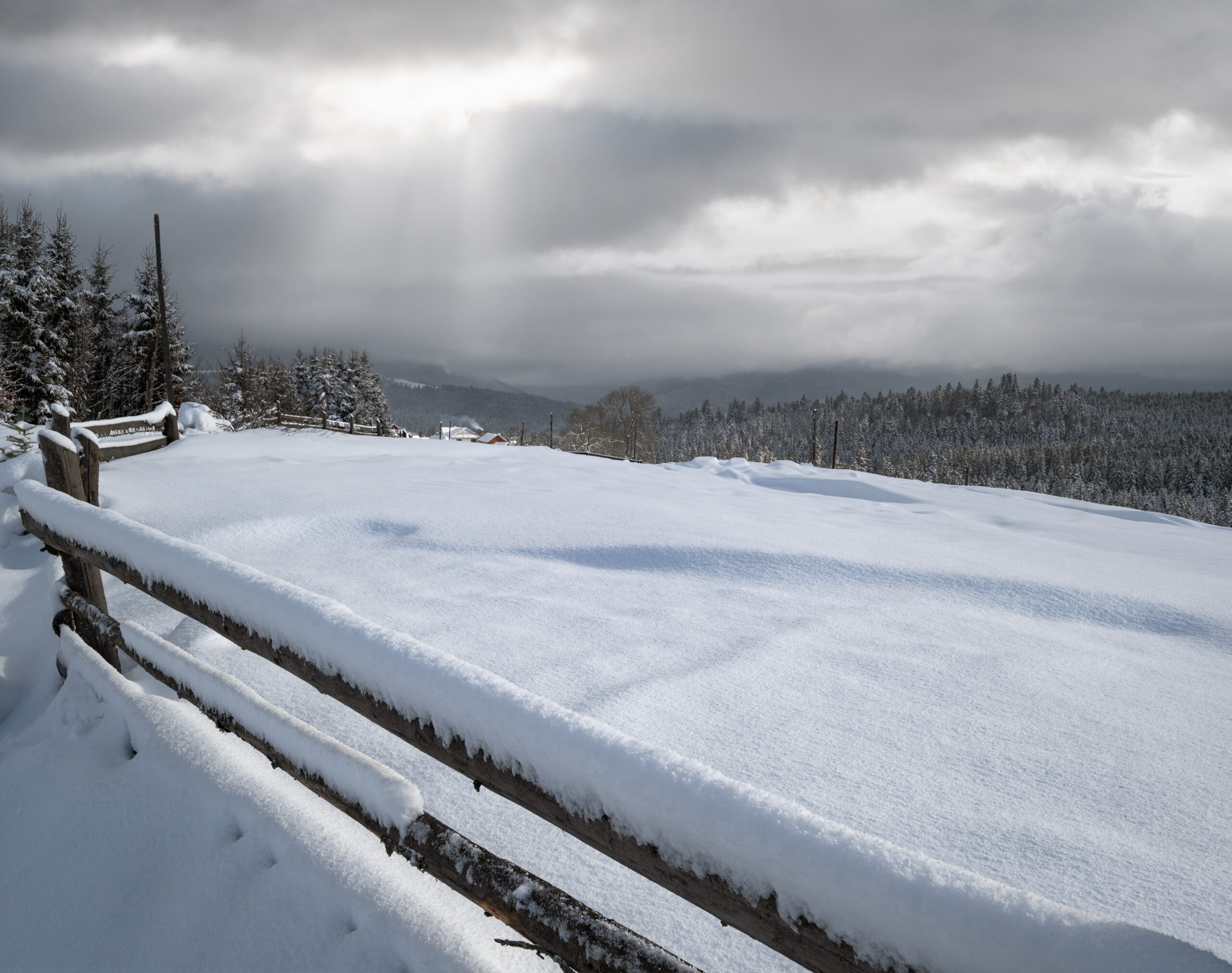 27791 scaled - Meteo neve: oggi giornata clou con quota neve a 600 metri!