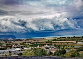 hdr - Meteo: nubi, piogge, sole e freddo da est! Novembre impetuoso