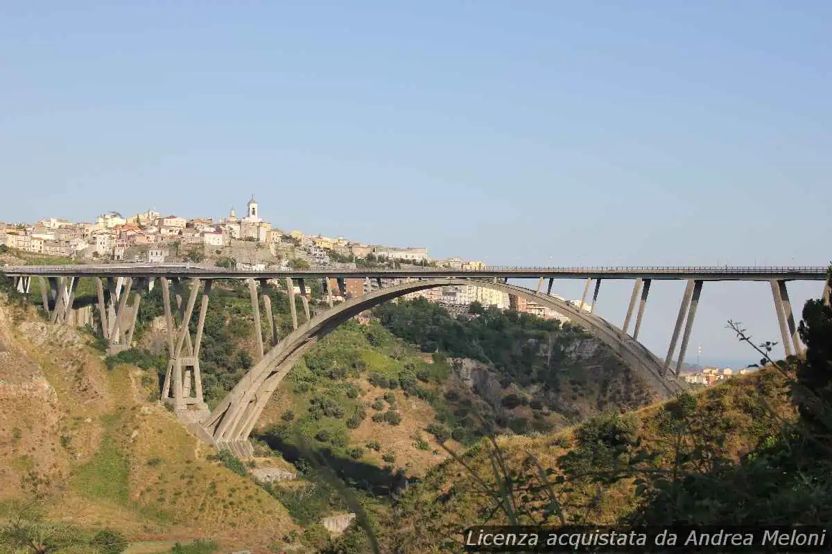 meteo-catanzaro:-nuvolosita-e-vento-domani,-piovaschi-intermittenti - Meteo Catanzaro: Nuvolosità e Vento Domani, Piovaschi Intermittenti