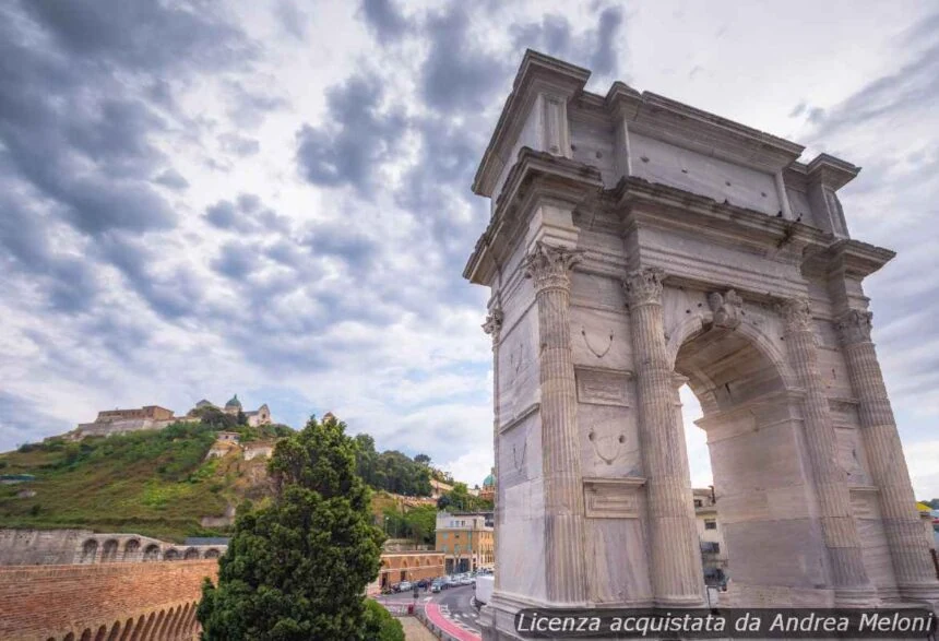 meteo-ancona:-domani-poco-nuvoloso-e-ventoso,-seguito-da-nubi-sparse-e-vento - Meteo Ancona: Domani poco nuvoloso e ventoso, seguito da nubi sparse e vento